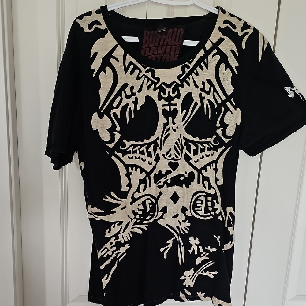 Buffalo David Bitton Black and Cream Graphic Tee. slim fit.